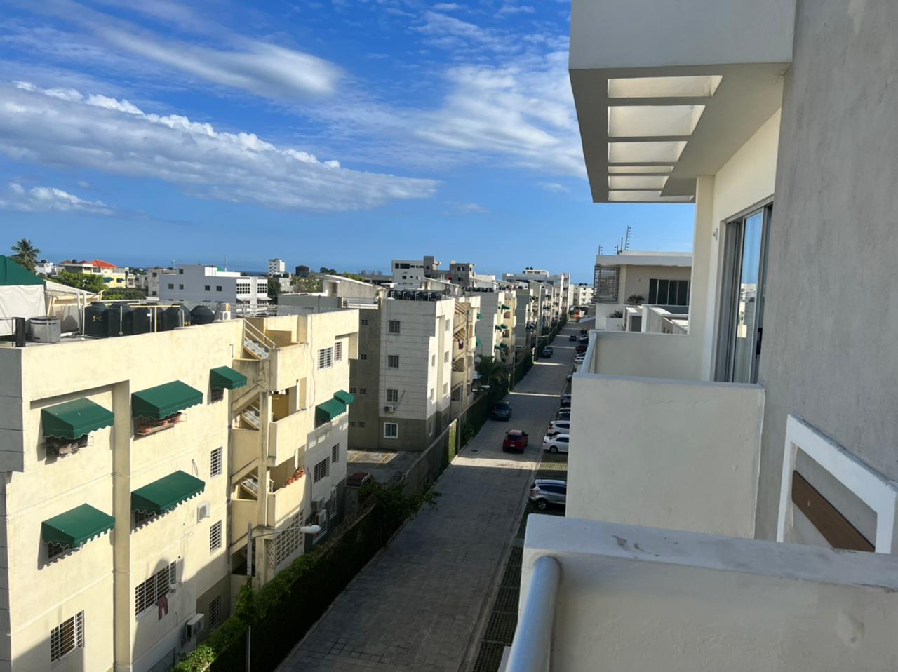 Penthouse en venta entre Ave. Cayetano Germosen y Ave. Independencia