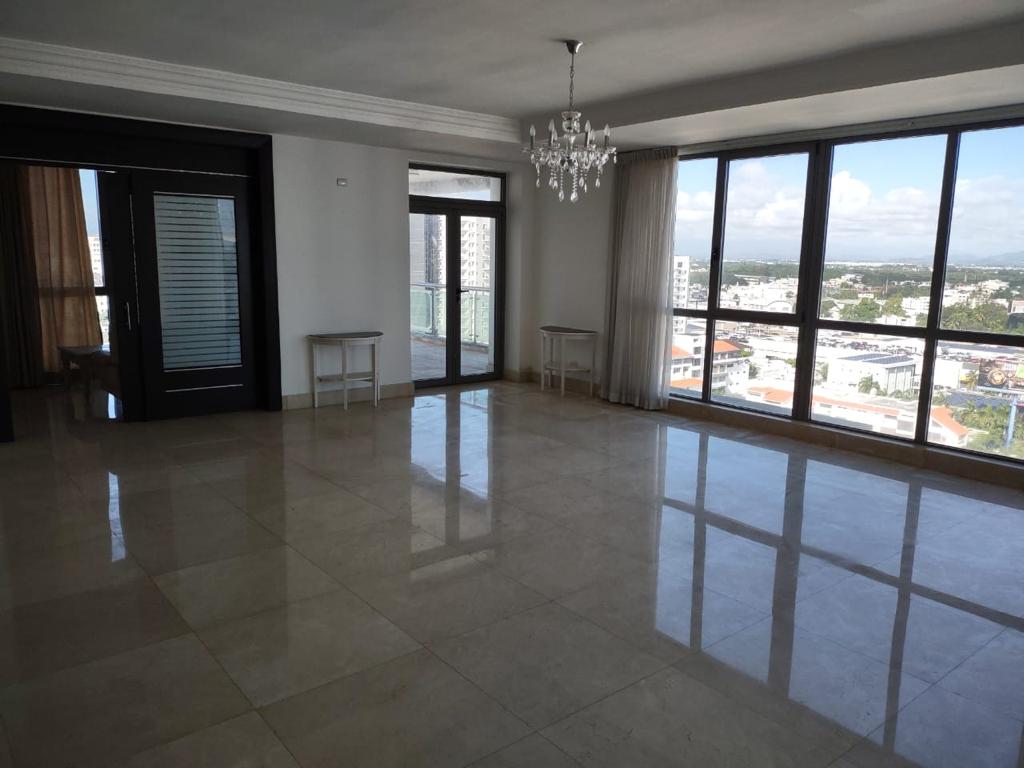 Venta apartamento en Serralles con hermosa vista a la ciudad