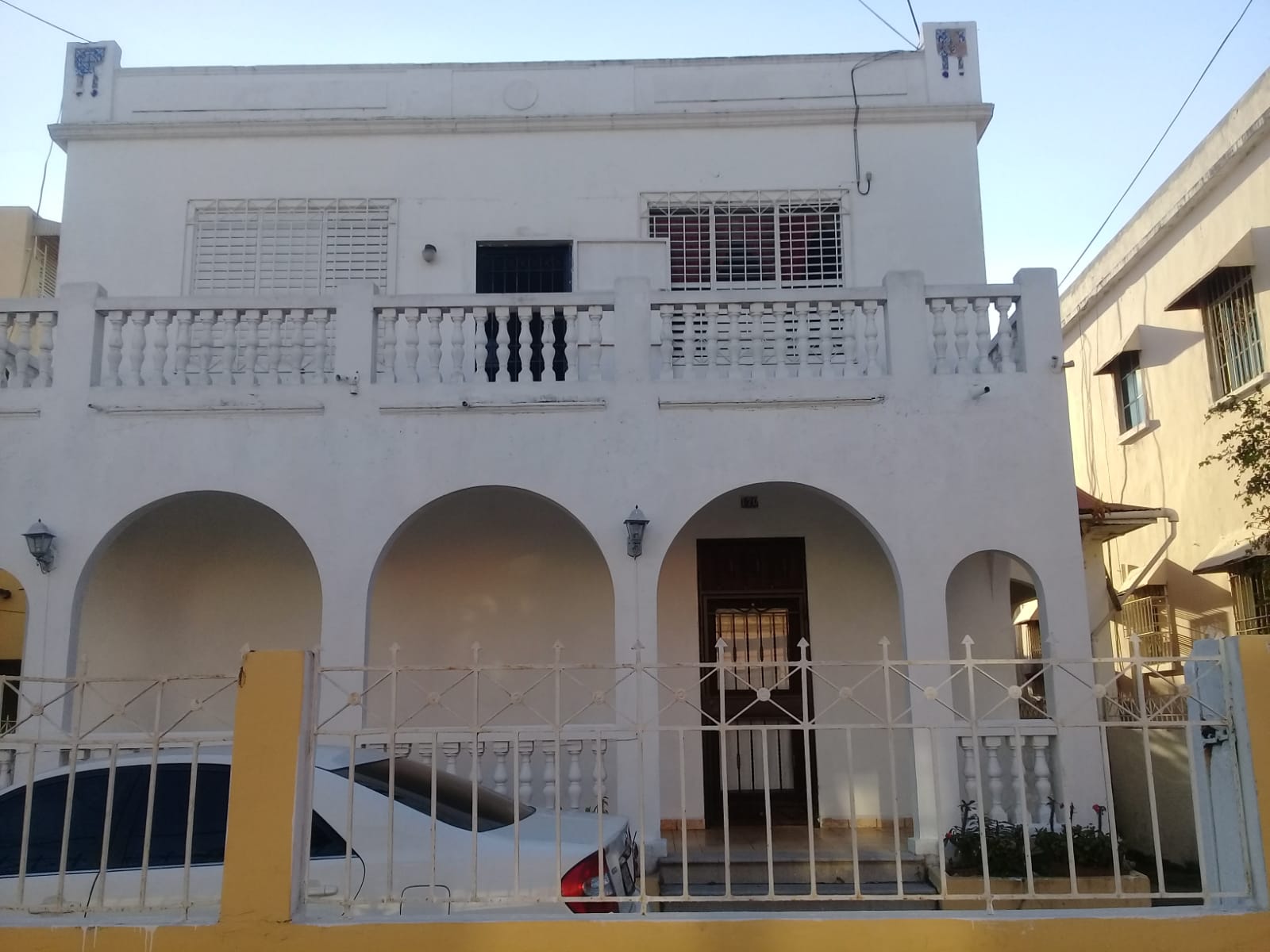 VENTA CASA DE DOS NIVELES EN GAZCUE DE 435 METROS DE SOLAR