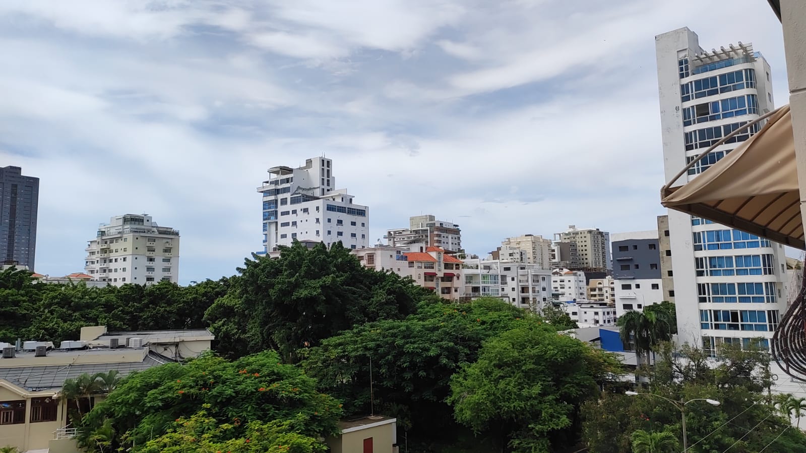 APARTAMENTO EN VENTA EN URB. REAL DE 210 METROS