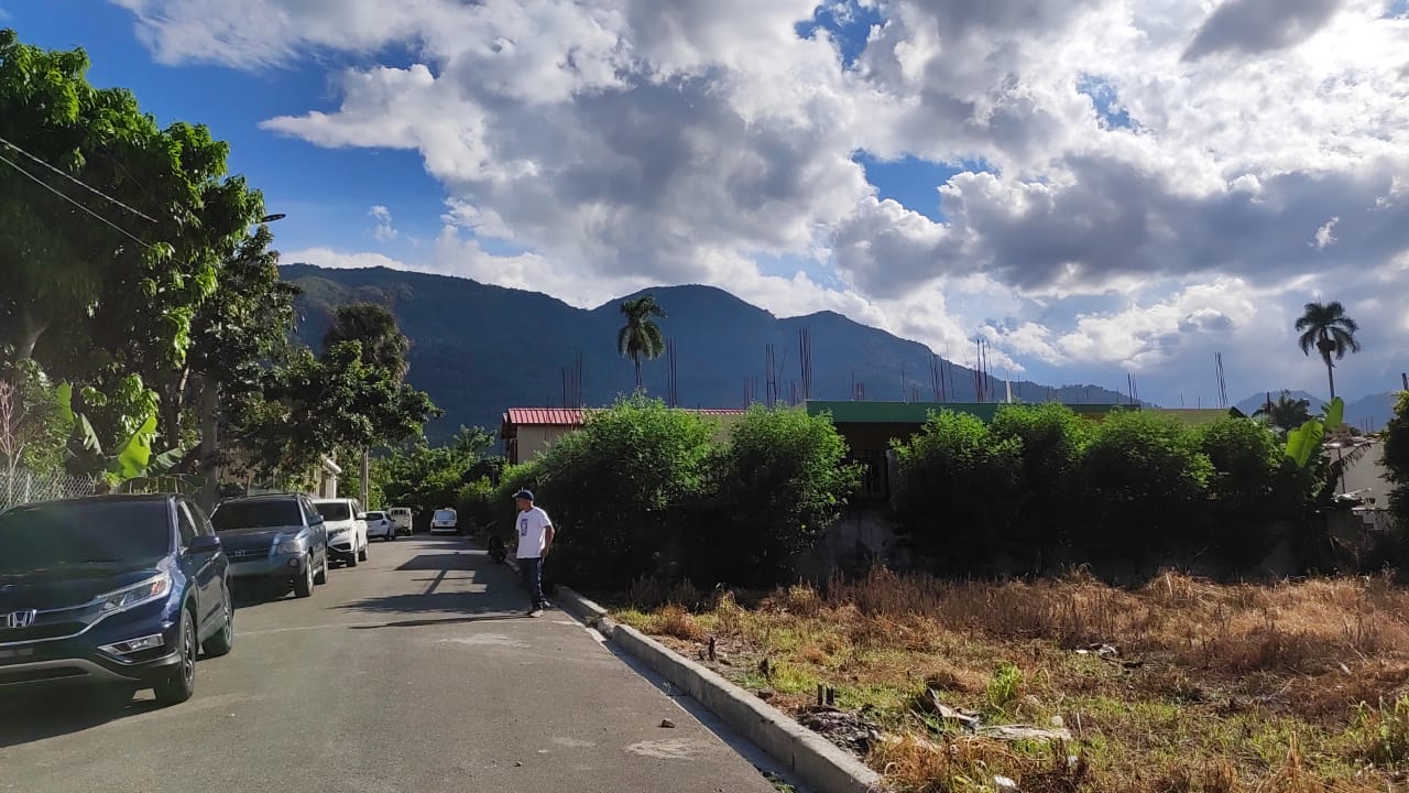 VENTA SOLAR DE 300 METROS EN URBANIZACION LA PALMA, JARABACOA