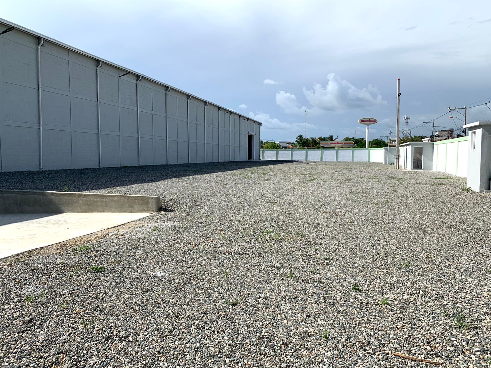 NAVE INDUSTRIAL EN ALQUILER EN BOCA CHICA