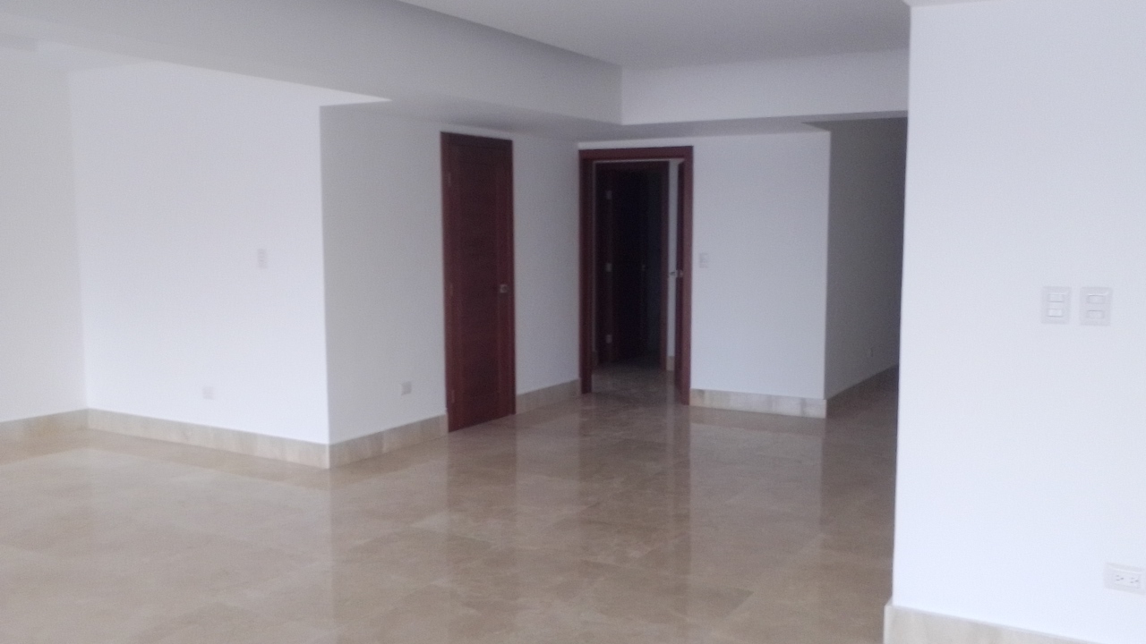 APARTAMENTO CON TODAS LAS COMODIDADES EN PIANTINI